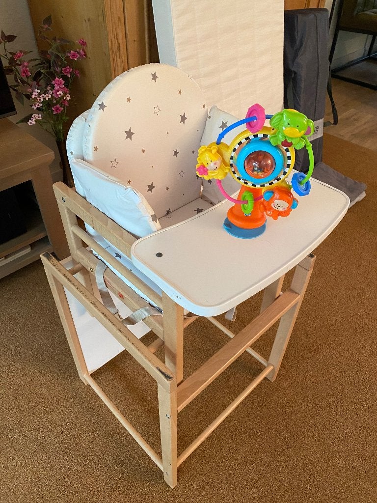 houten kubus-kinderstoel, stoeltje/tafeltje + Speeltje, Ophalen, Zo goed als nieuw, Overige typen, Gordel(s)