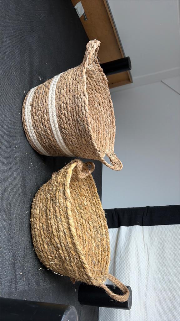2 rieten mandjes - decoratief en praktisch, Ophalen of Verzenden, Gebruikt, Riet, Mand