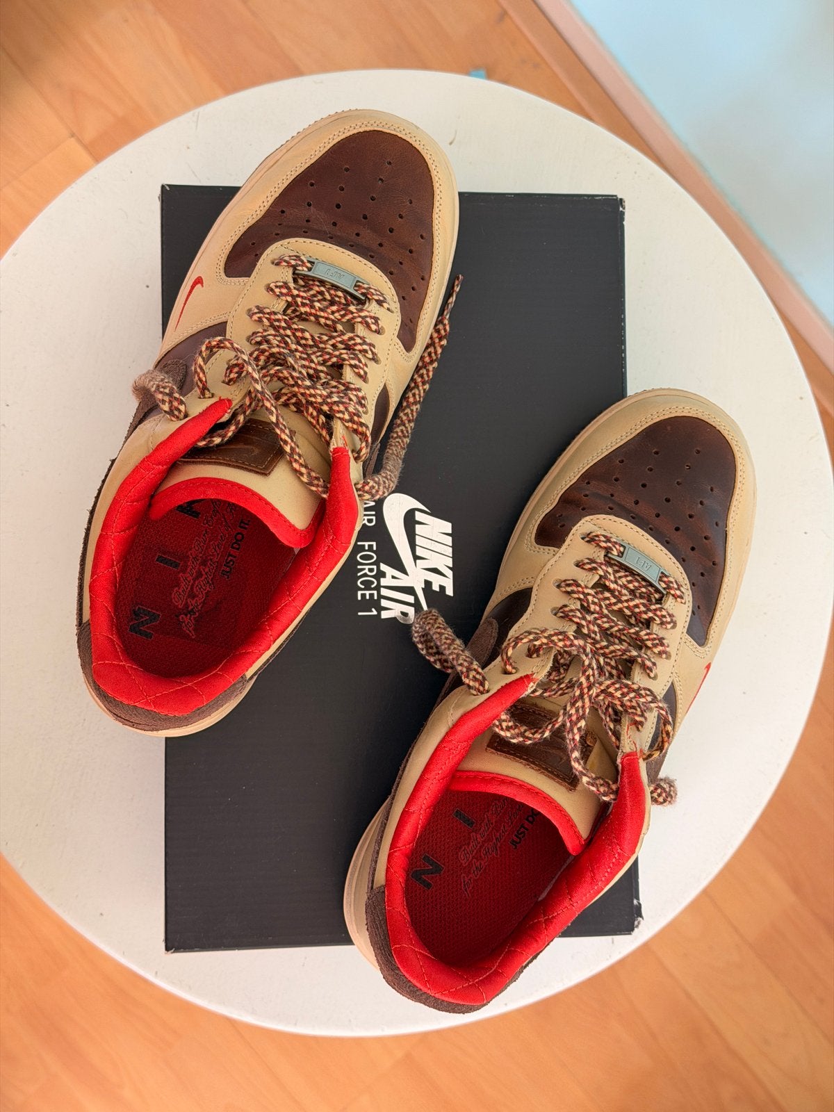 Nike Air Force 1 Special Edition - Zo goed als nieuw, Bruin, Ophalen of Verzenden, Sneakers of Gympen, Zo goed als nieuw