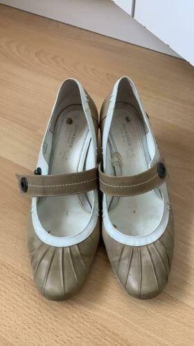 Elegante beige pumps met bandje - Maat 41, Pumps, Beige, Ophalen of Verzenden, Onbekend