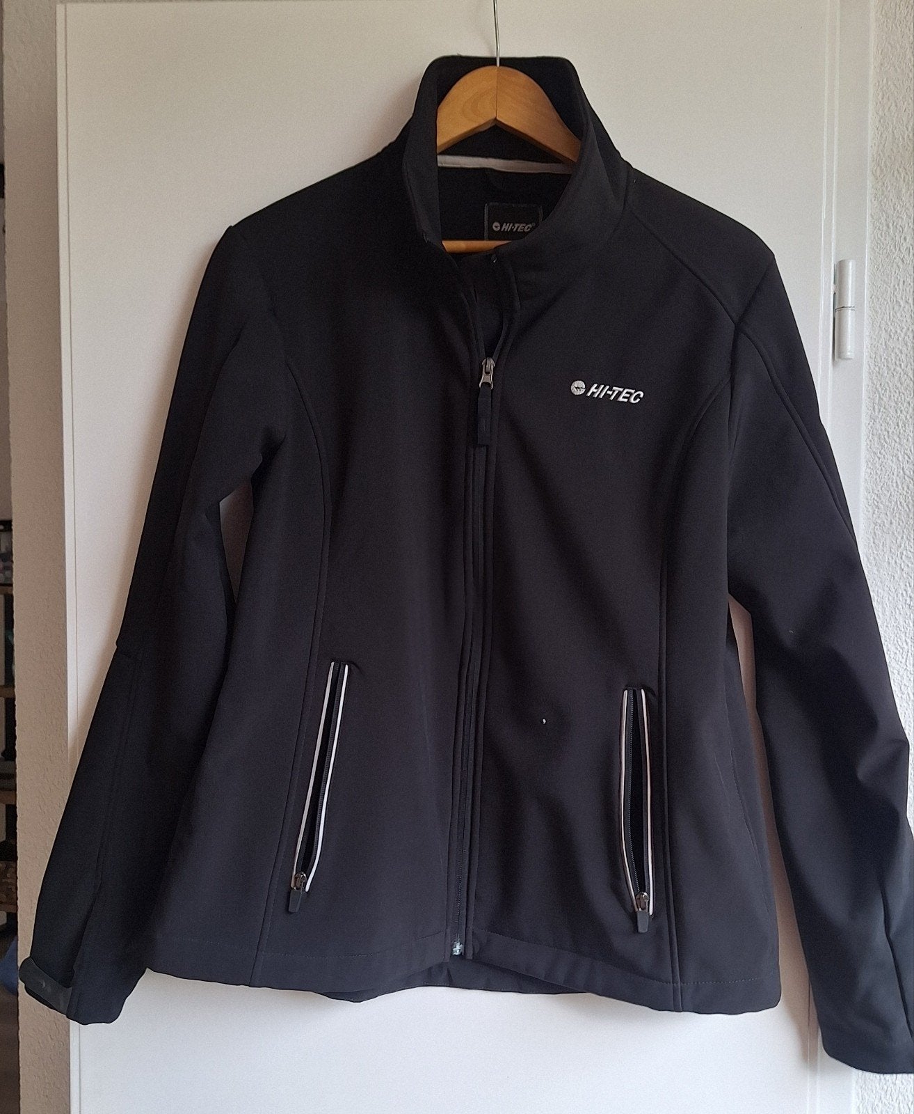 Hi-Tec Softshell Jas Zwart - Maat XL, Kleding | Dames, Jassen | Zomer, Hi-Tec, Zwart, Maat 42/44 (L), Ophalen of Verzenden