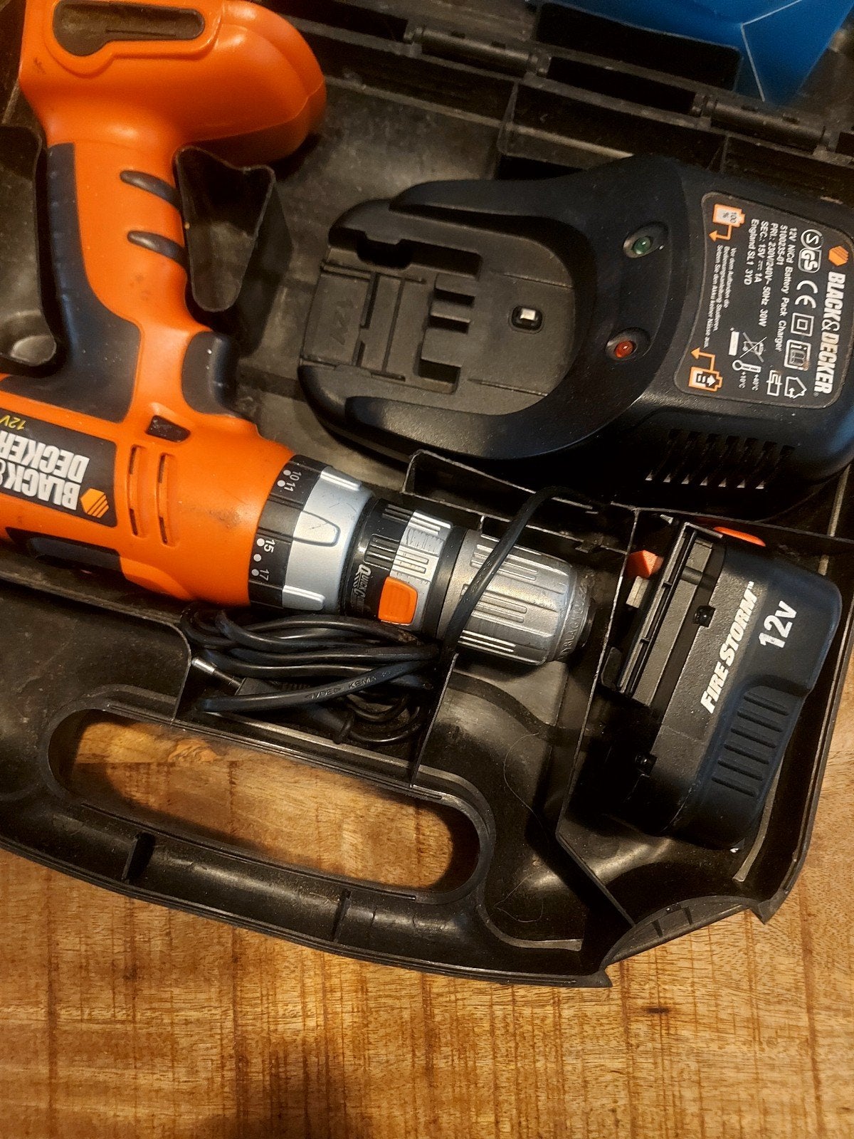 Foto 6 van Black & Decker Accuboormachine 12V met lader en koffer