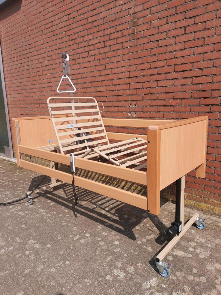 Hoog laag zorgbed electrisch verstelbaar en demontabel, Huis en Inrichting, Slaapkamer | Bedden, Ophalen, 90 cm, Eenpersoons, Hout