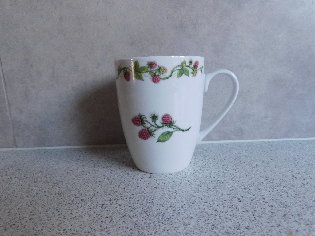 Mok 10x8 cm. Framboos THEO, Ophalen of Verzenden, Zo goed als nieuw, Overige stijlen, Kop(pen) en/of Schotel(s)