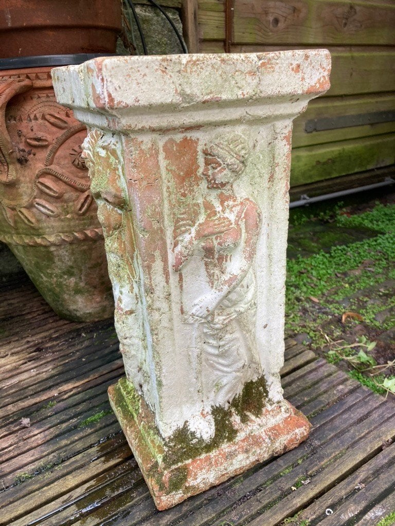 Tuin vaas/sokkel in neoklassieke stijl met reliëfafbeelding, Tuin en Terras, Ophalen, Gebruikt