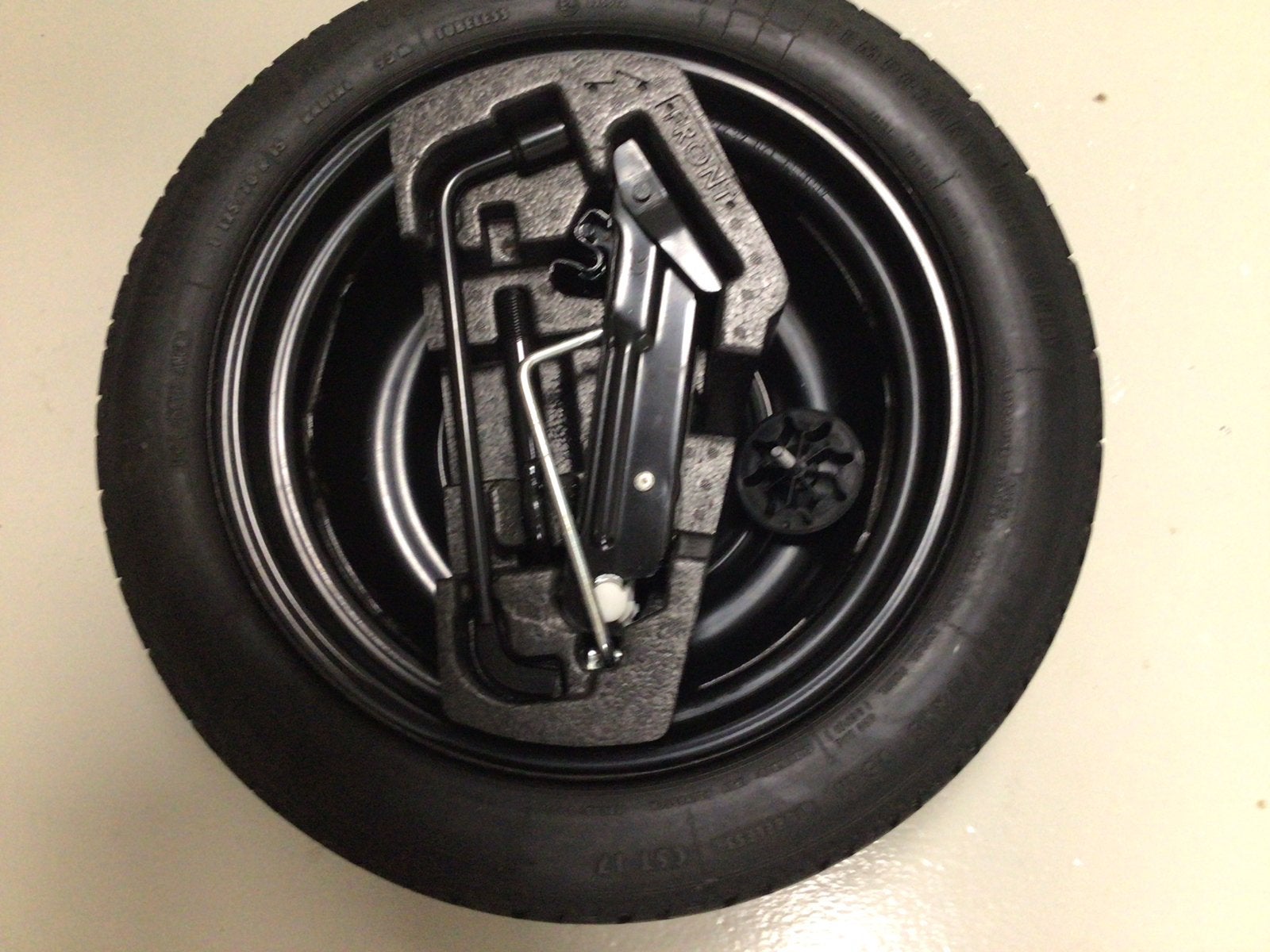 Thuiskomer Continental 4x100 incl  krikset // ayco / yaris, Ophalen, Gebruikt