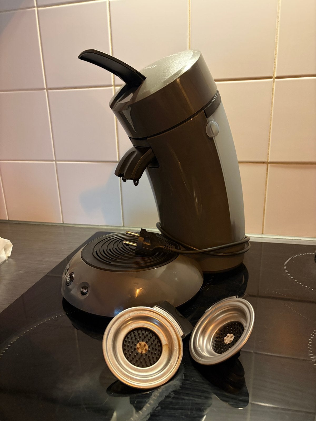 Donkergrijs Senseo apparaat, Ophalen, Zo goed als nieuw, Koffiemachine