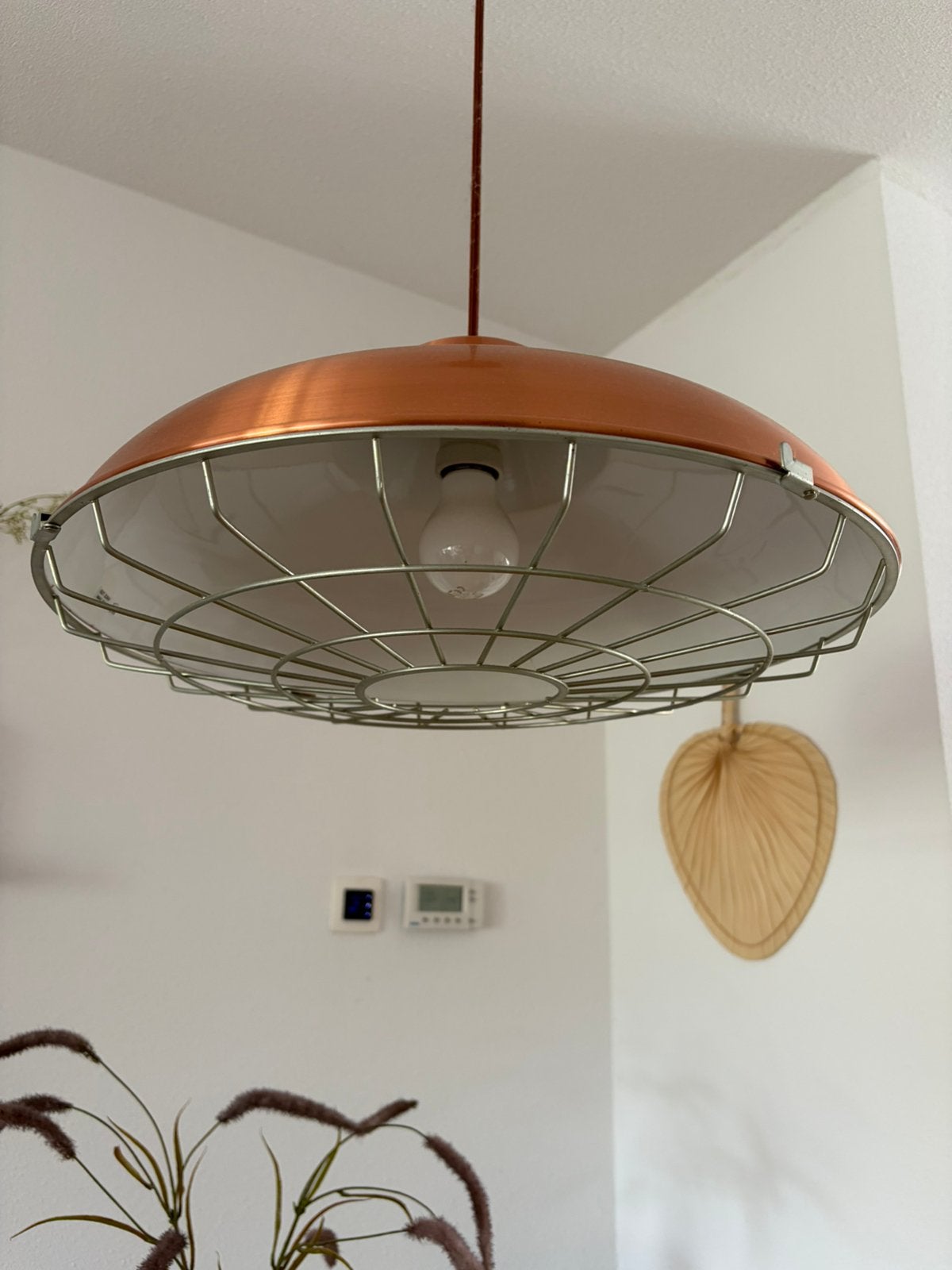 Koperkleurige hanglamp met rooster, Huis en Inrichting, Lampen | Hanglampen, Ophalen, Zo goed als nieuw