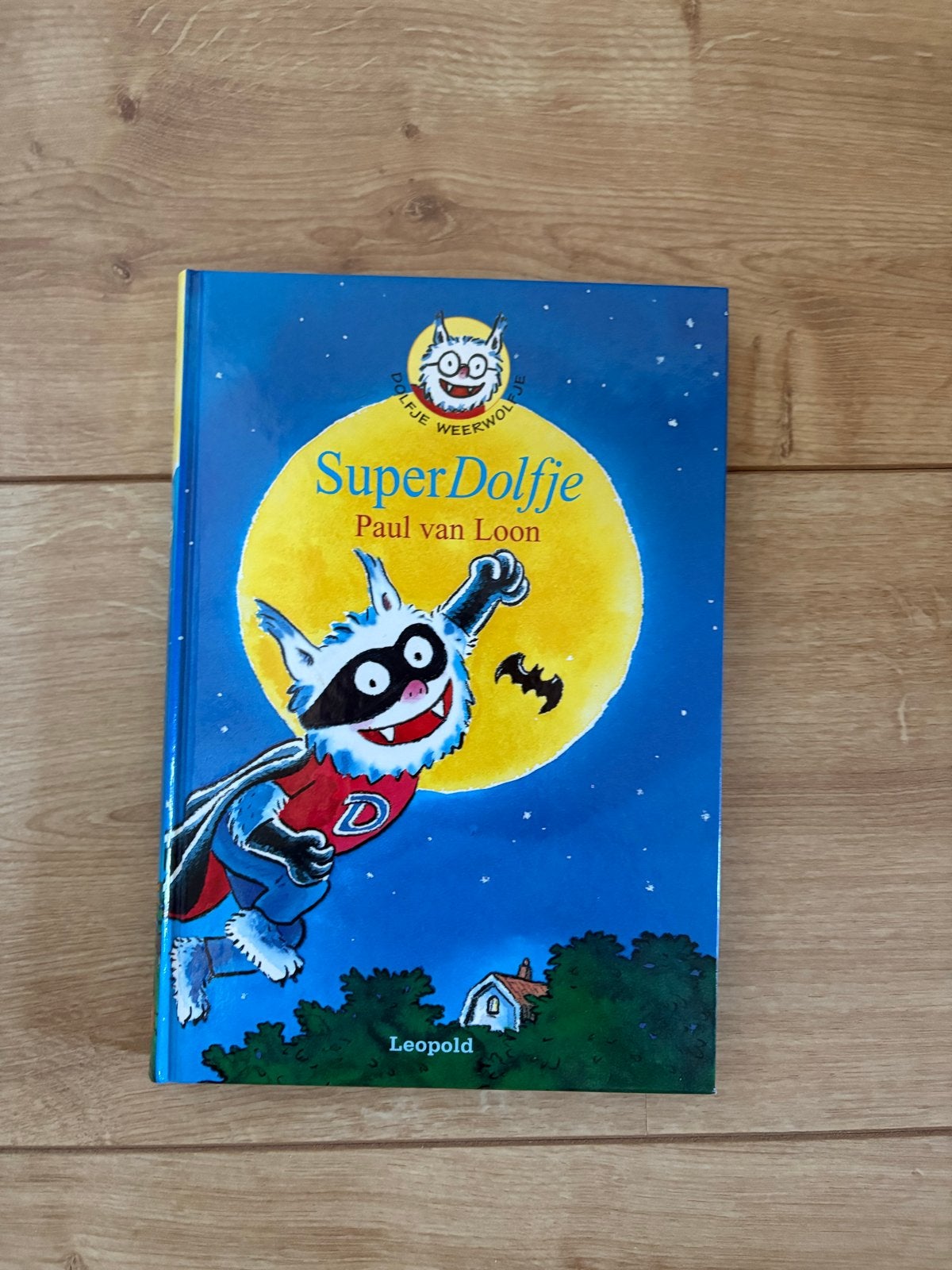 SuperDolfje - Paul van Loon (Gesigneerd), Ophalen of Verzenden, Zo goed als nieuw, Fictie algemeen