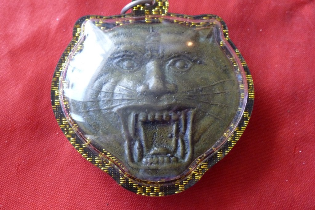 Thaise Amulet - zeldzame Tijgeramulet tempel Wad Baang Phra, Overige materialen, Ophalen of Verzenden, Zo goed als nieuw, Grijs