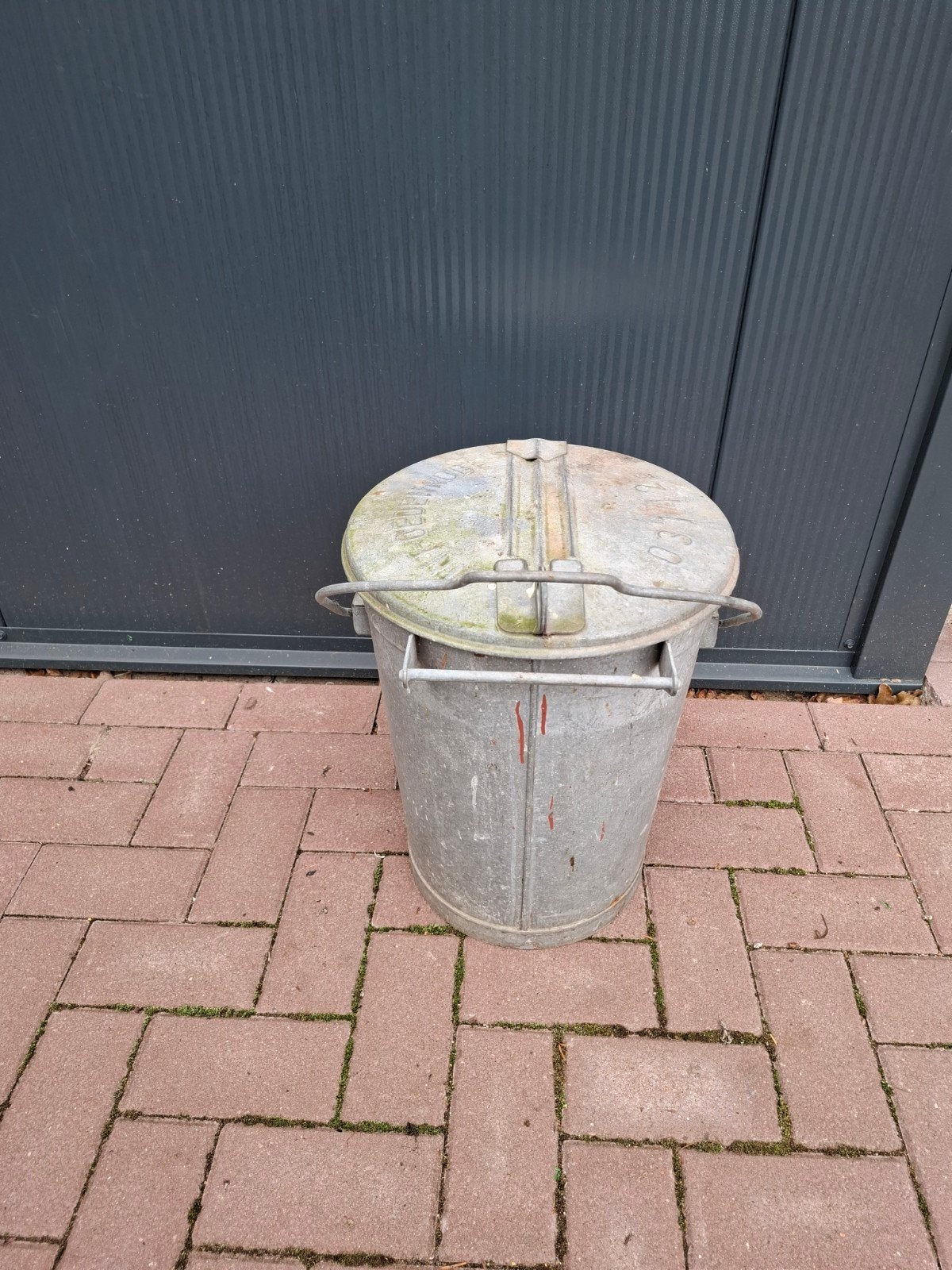 Vintage zinken vuilnisemmer met deksel Sint Oedenrode, Ophalen