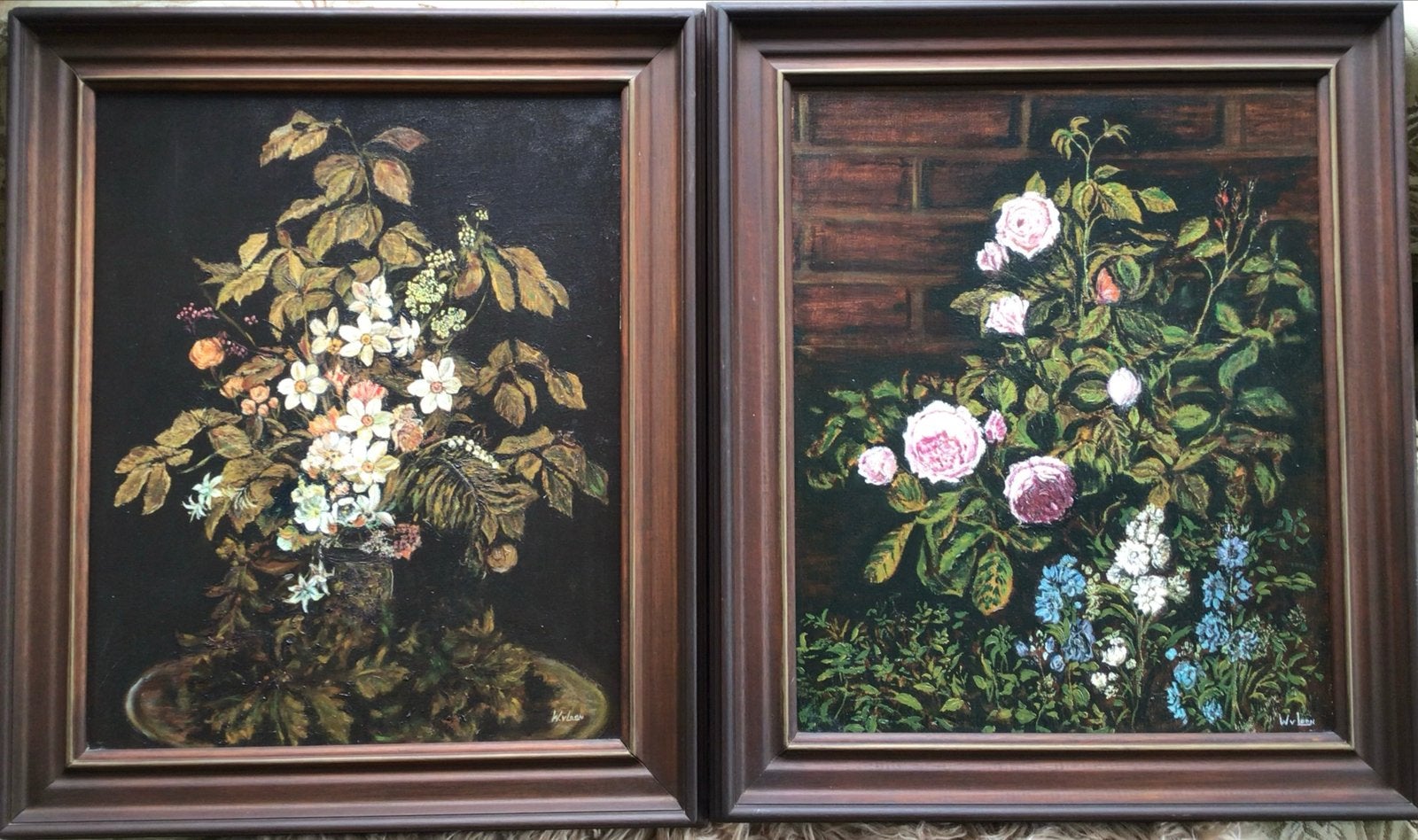 Twee gesigneerde schilderijen W. van Loon, bloemstillevens, Antiek en Kunst, Bloemen, Doek, Realistisch, Ophalen of Verzenden