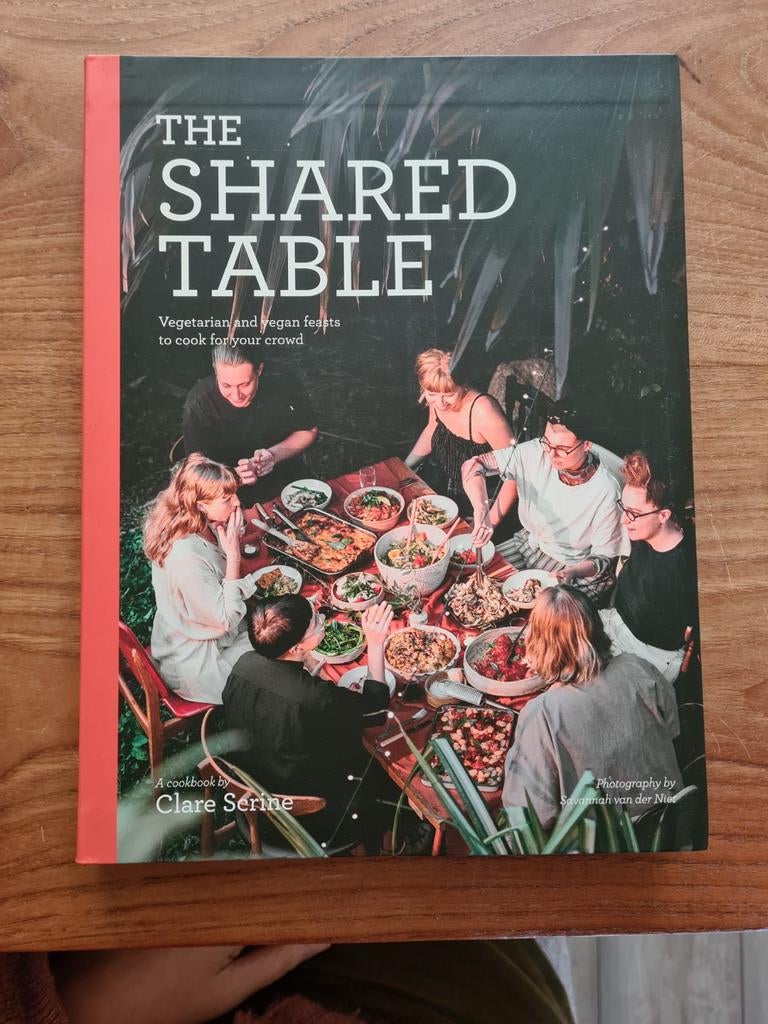 The Shared Table - vega en vegan, Ophalen of Verzenden, Zo goed als nieuw, Clare scrine