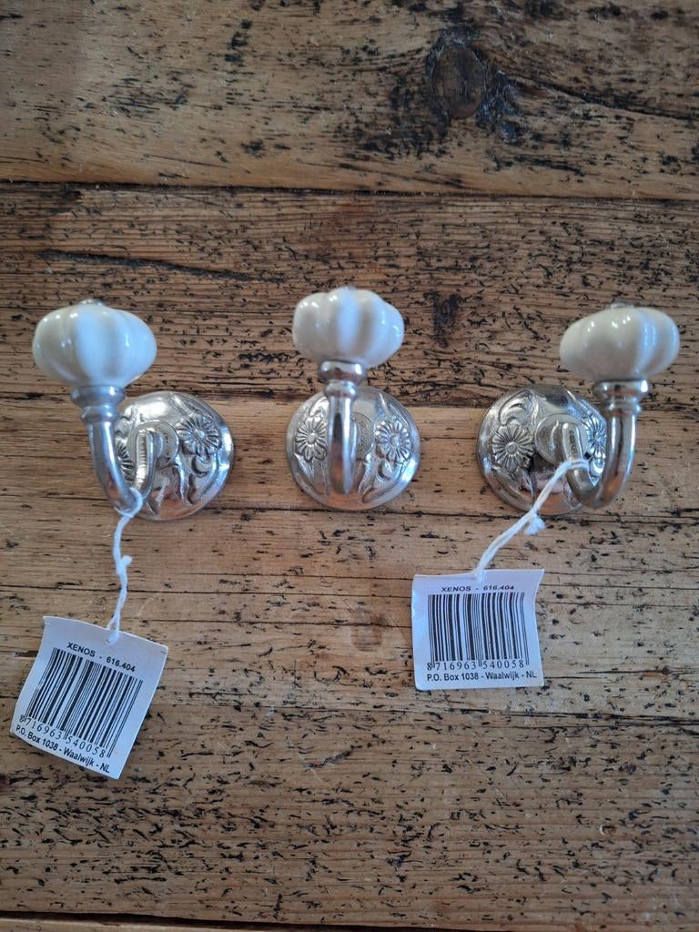Kapstokhaakjes nostalgisch, zilver met beige knopje., Huis en Inrichting, Kasten | Overige, Ophalen of Verzenden