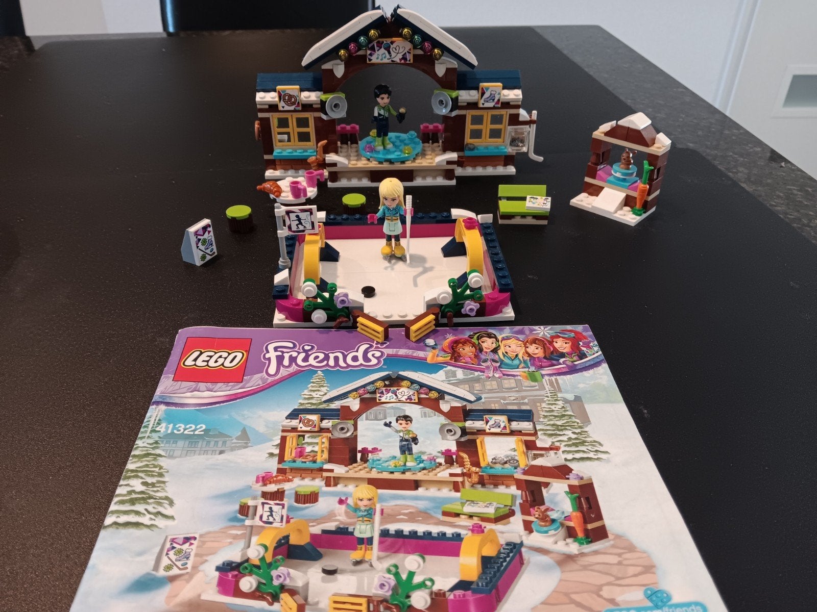 Lego Friends 41322 Snow Resort Schaatsbaan, Ophalen of Verzenden, Zo goed als nieuw, Overige merken