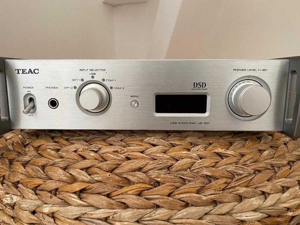 Teac UD-501, DAC, Hoofdtelefoonversterker, Audio, Tv en Foto, Versterkers en Receivers, Ophalen of Verzenden, Zo goed als nieuw