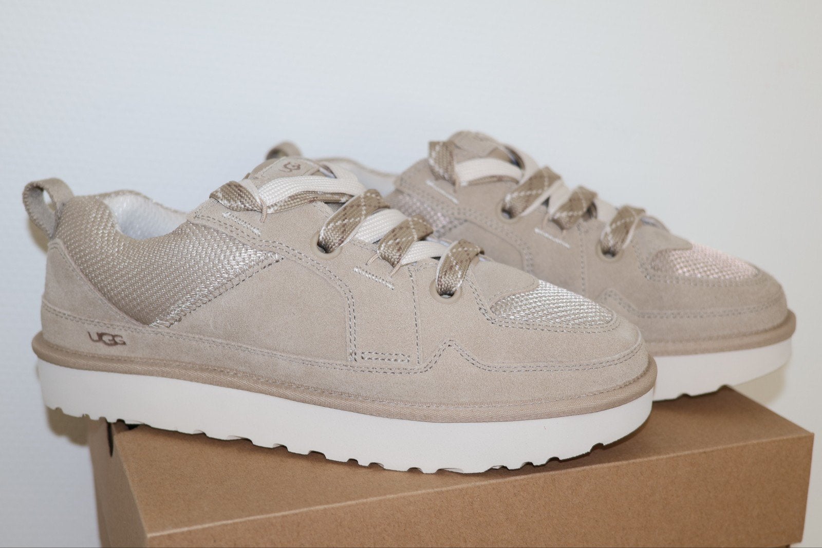Nieuwe Ugg Lo Lowmel sneakers maat 43 - Beige zandkleur, NL, Nieuw, Ophalen of Verzenden, Ugg.nl