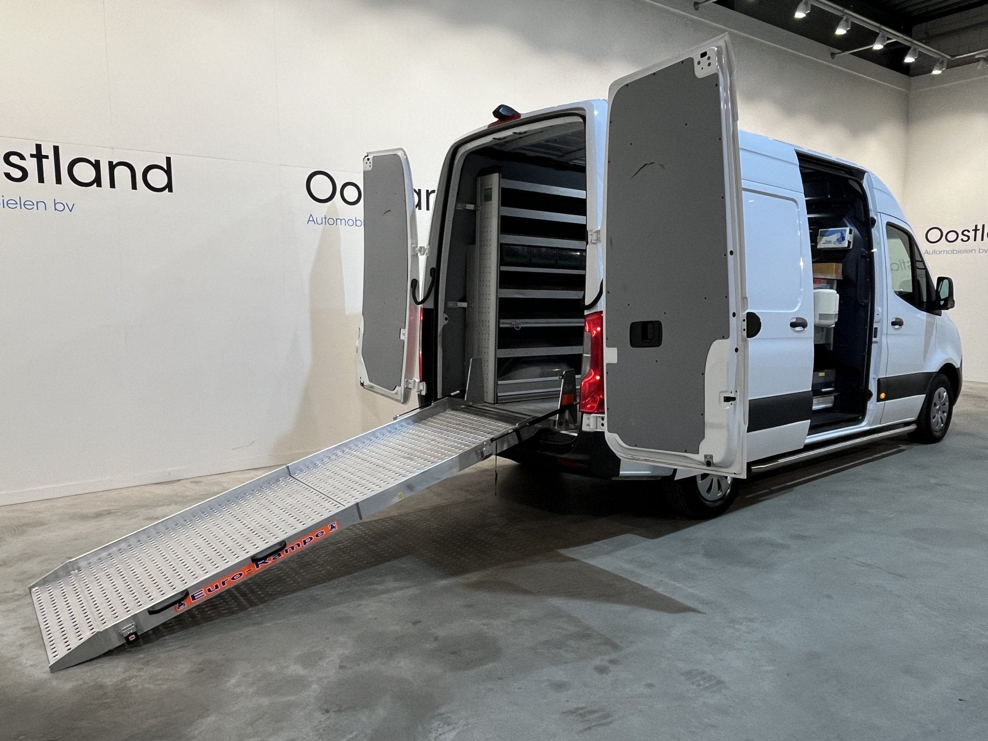 Mercedes-Benz Sprinter 311 CDI L2H2 RWD / Euro 6 / Servicebu, Auto's, Gebruikt, 4 cilinders, Met garantie (alle), 2102 kg