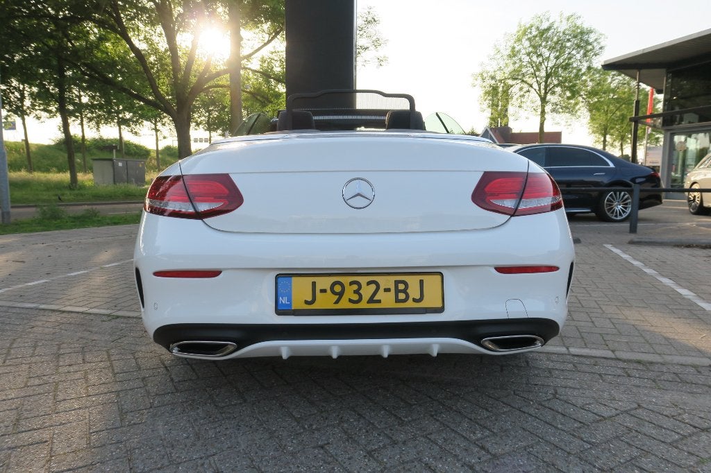 Mercedes-Benz C-Klasse C180 156pk 9G-TRONIC 2018 Wit, 1800 kg, Zwart, Cabriolet, 4 stoelen