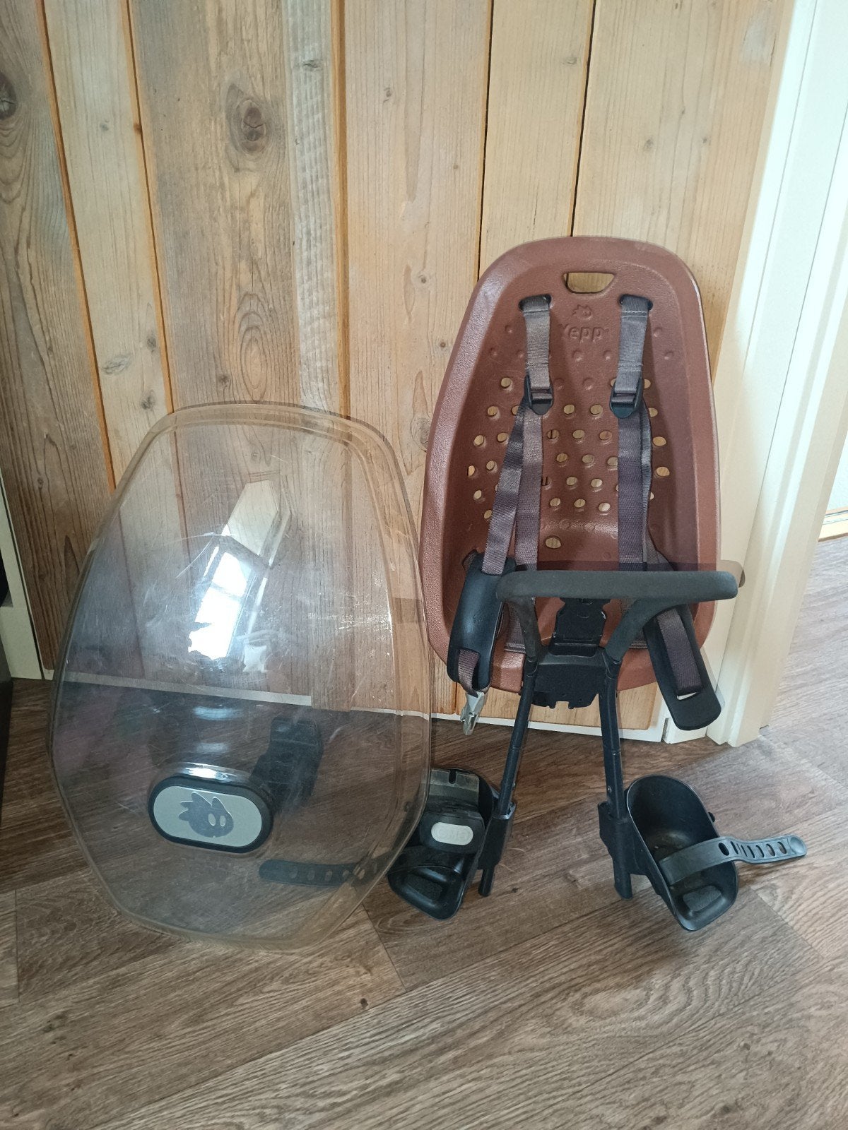 Yepp voorzitje met 2 adapters, Ophalen, Voetsteuntjes, Yepp, Voorzitje