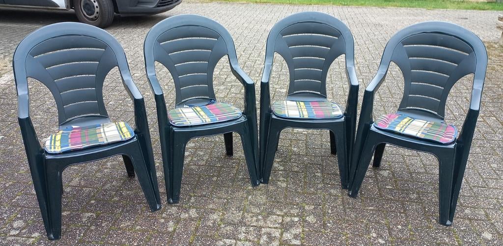 4x Groene kunststof tuinstoelen met kussens, Ophalen, Zo goed als nieuw, Kunststof, Stapelbaar