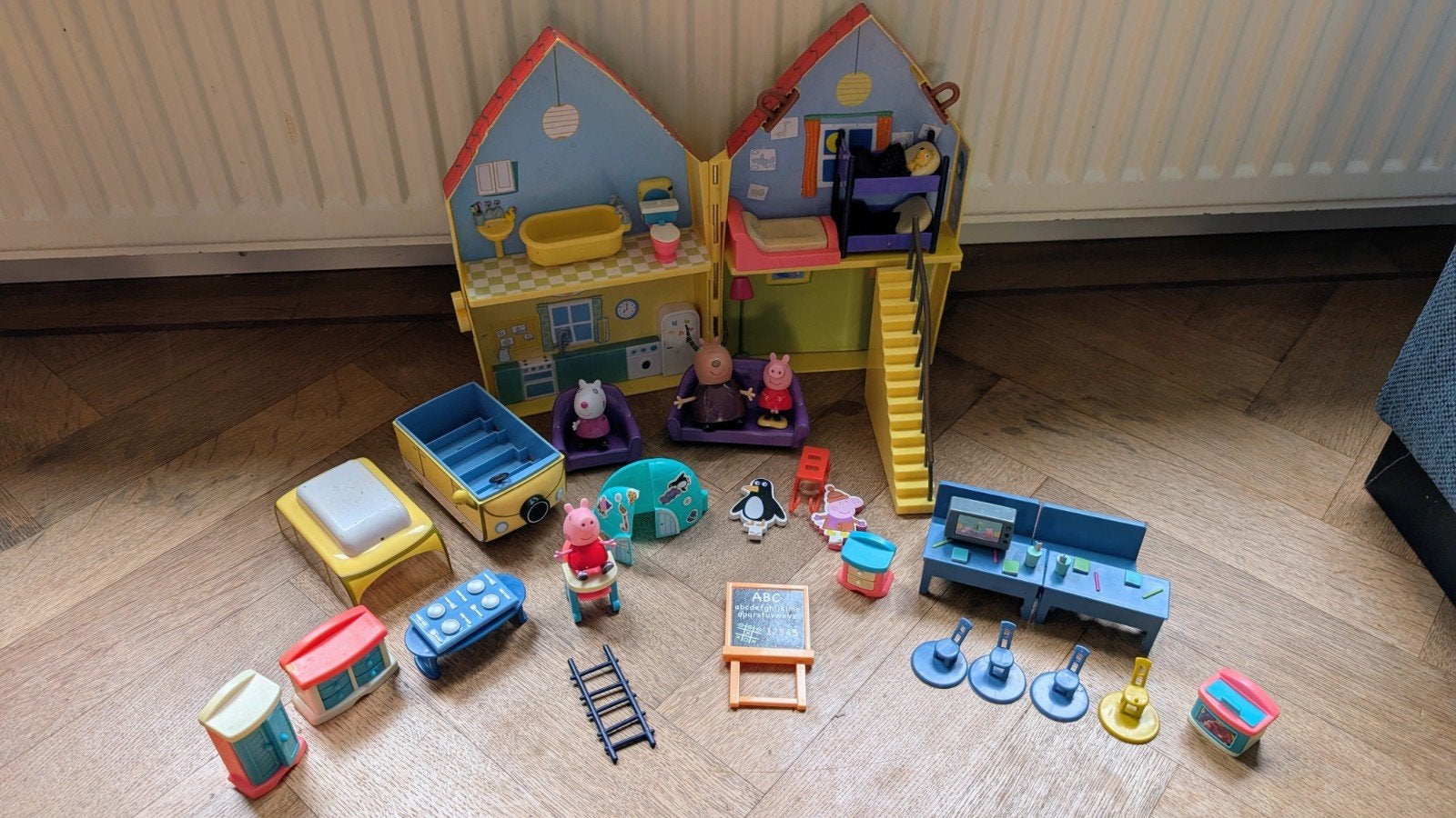 Peppa Pig Speelset: Huis, auto en diverse figuren, Ophalen of Verzenden, Gebruikt, Jongen of Meisje