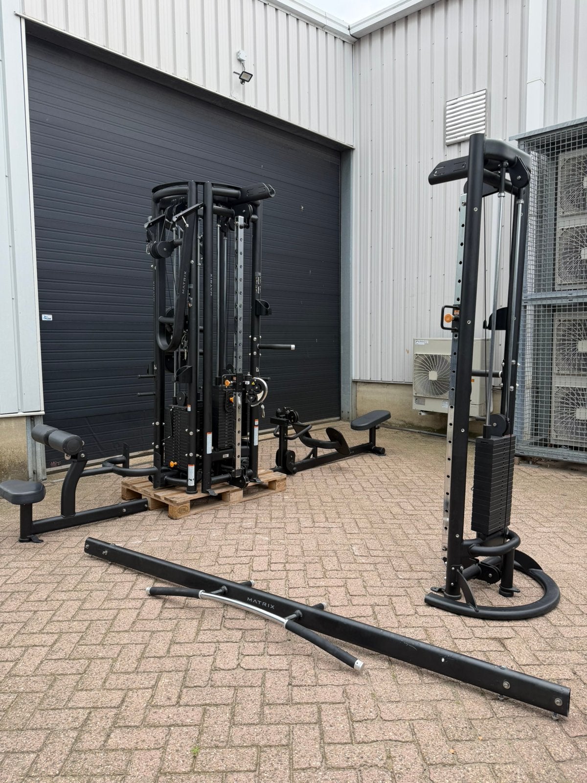 Zwarte Matrix Magnum 5 Station , Cable cross, Lat Pulley,Row