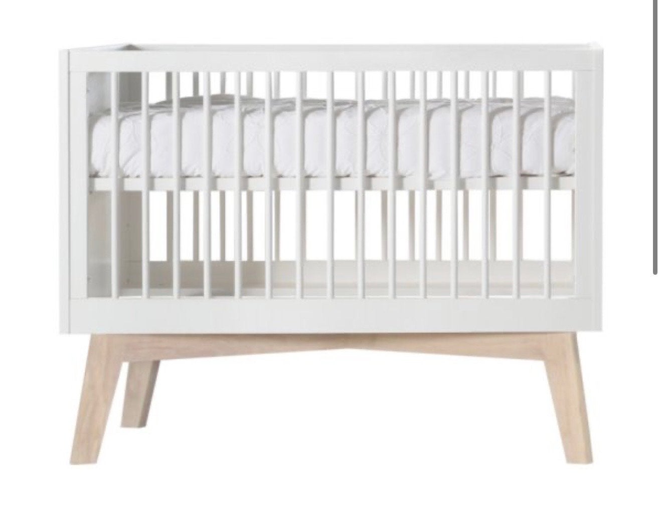 Kidsmill Ledikant Sixties Wit/Blank Eiken - Babybed 70x140 c, Ophalen, 70 tot 85 cm, 140 tot 160 cm, Zo goed als nieuw