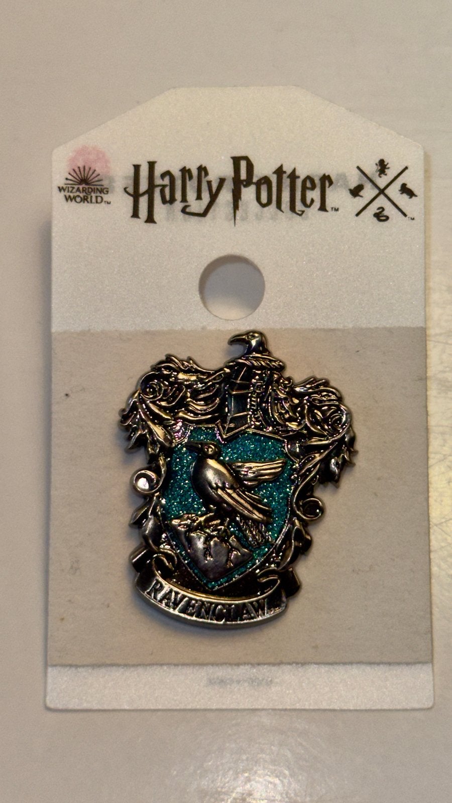 Harry Potter Ravenclaw Pin - Nieuw, Verzamelen, Ophalen of Verzenden, Nieuw, Overige typen