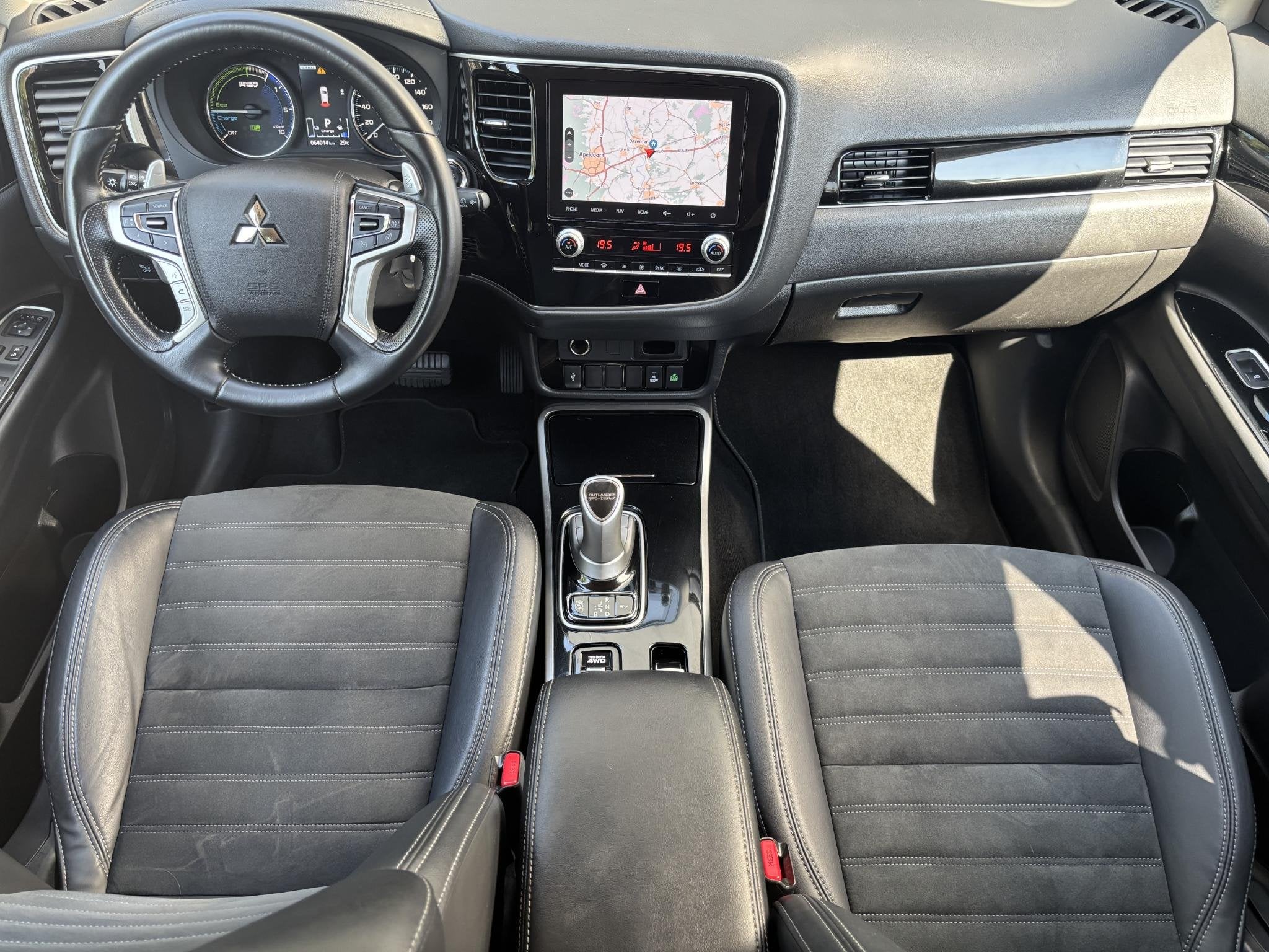 Mitsubishi Outlander 2.4 PHEV Intense+ / 1500 kg Trekgewicht, Auto's, Automaat, Euro 6, 4 cilinders, 1865 kg
