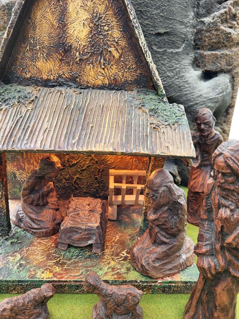 Antieke kerststal met kerstgroep en verlichting, Diversen, Kerst, Ophalen of Verzenden, Gebruikt