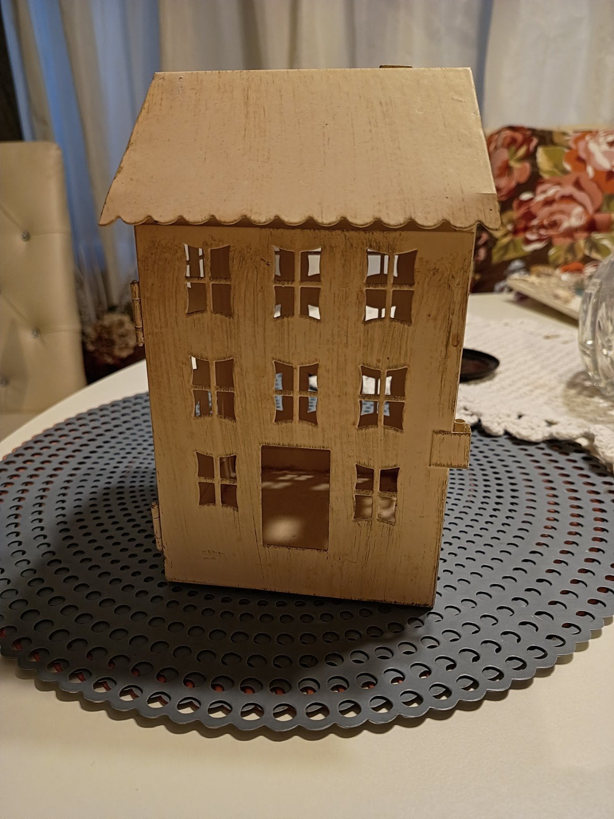 Decoratief huisje van metaal - Kaarsenhouder/Windlicht, Huis en Inrichting, Vintage, Gebruikt, Beige, Ophalen of Verzenden