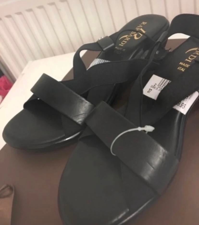 Nieuwe Rapisardi sandalen maat 37 - Made in Italy, Ophalen of Verzenden, Nieuw, Zwart, Sandalen of Muiltjes