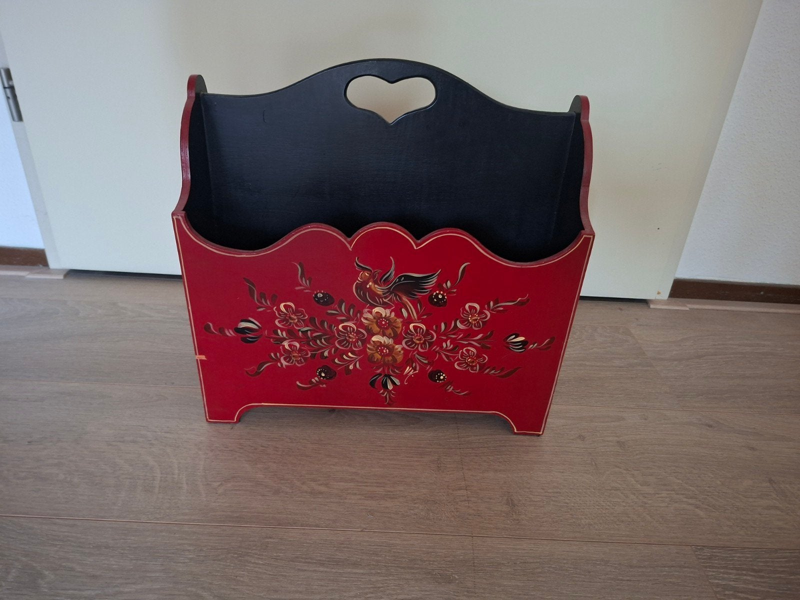 Mooie Hindelooper kranten/tijdschriften bak, Ophalen, Gebruikt, Klassiek, Hout