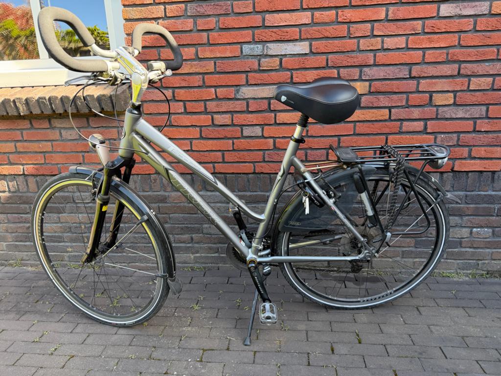 Trek T500 Damesfiets - 24 versnellingen, Fietsen en Brommers, Fietsen | Dames | Damesfietsen, Velgrem, Versnellingen, Ophalen