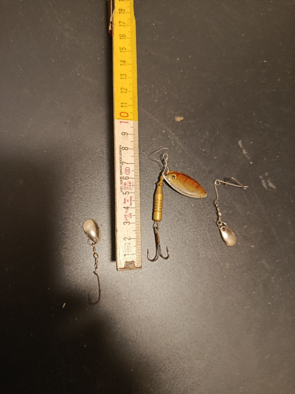 Vis kunstaas set met doosje - lepels en softbaits, Ophalen of Verzenden, Kunstaas