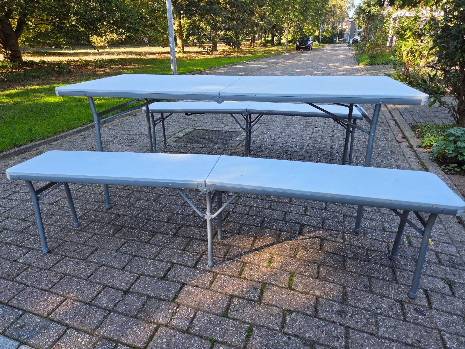 Inklapbare picknicktafel met twee banken, Tuin en Terras, Ophalen, Overige materialen, Zo goed als nieuw, Inklapbaar