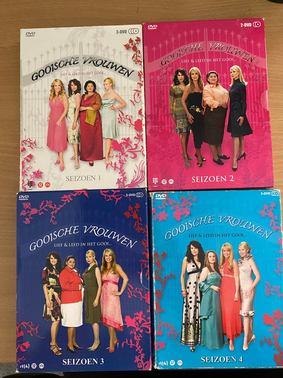Gooische Vrouwen DVD Box Seizoenen 1-4, Gebruikt, Seizoen 1, Nederlands, Komedie