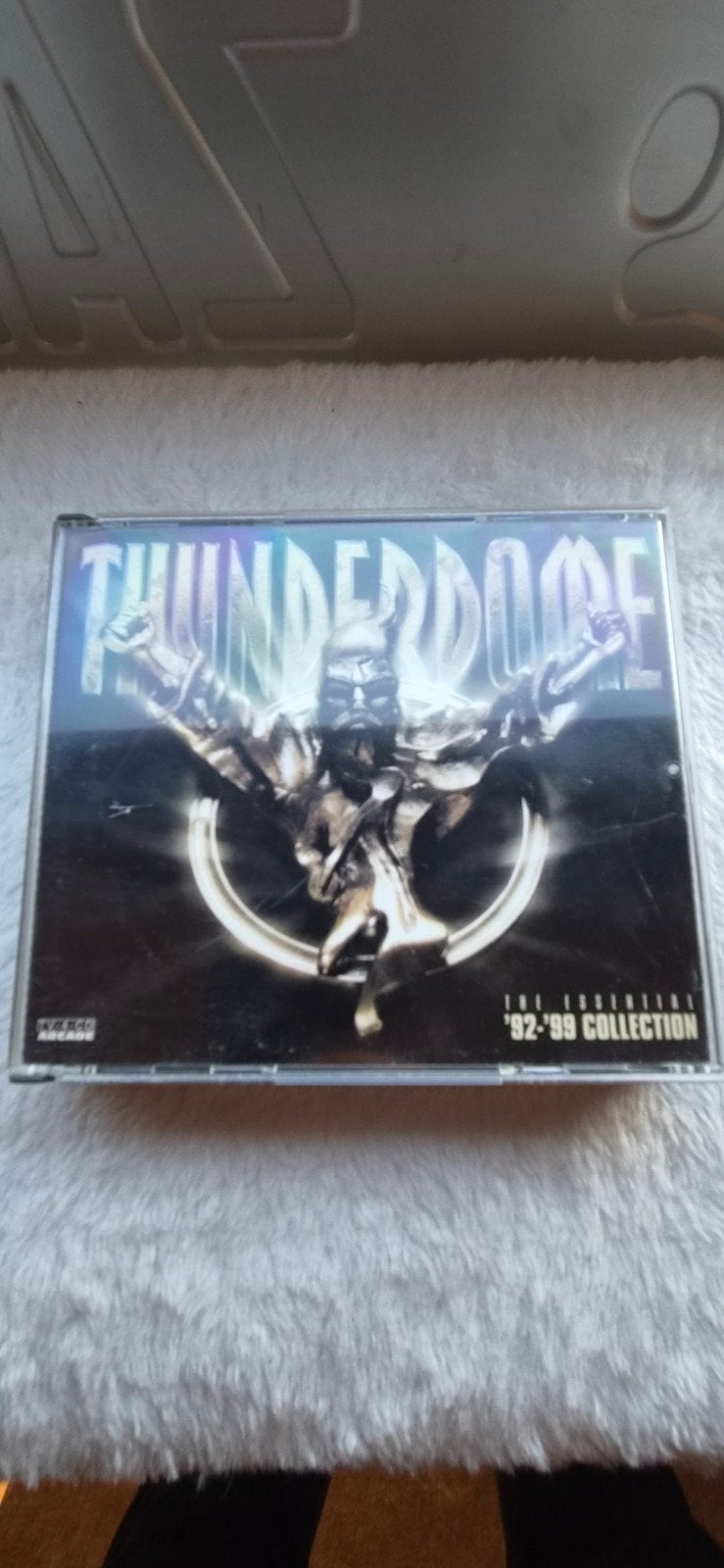thunderdome the essential collection 92 99, Cd's en Dvd's, Ophalen of Verzenden, Zo goed als nieuw, Dance Populair