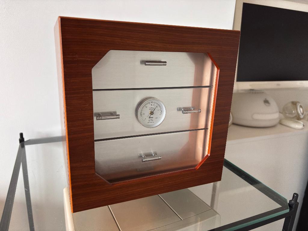 Adorini humidor | deluxe | cederhout | walnoot | lades, Ophalen of Verzenden, Zo goed als nieuw, Tabaksdoos of Verpakking