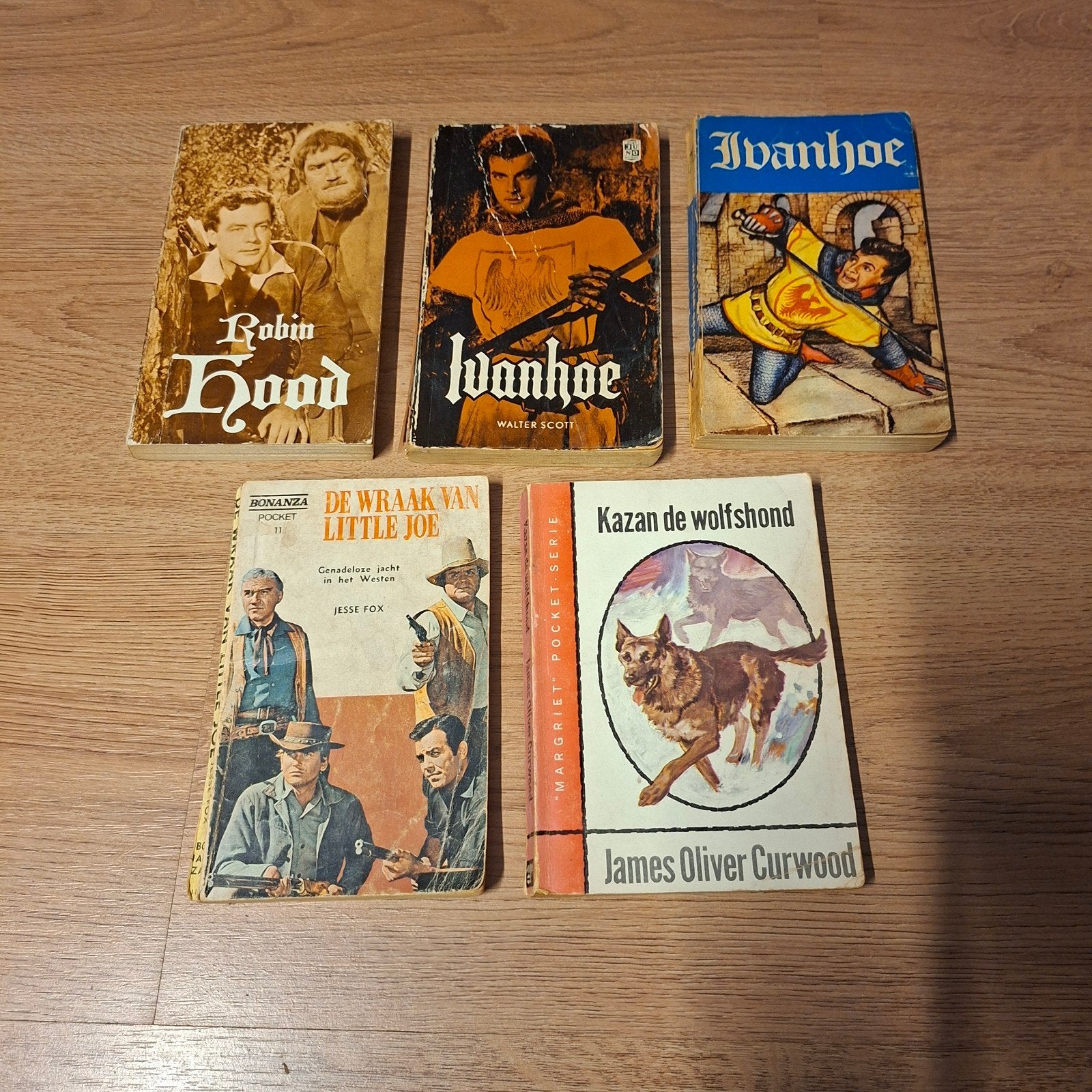 5  oude tv. boekjes., Meerdere comics, Ophalen of Verzenden, Gelezen, Europa