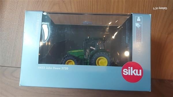 Siku 4452 John Deere 5720, Ophalen of Verzenden, Zo goed als nieuw, Tractor of Landbouw, SIKU