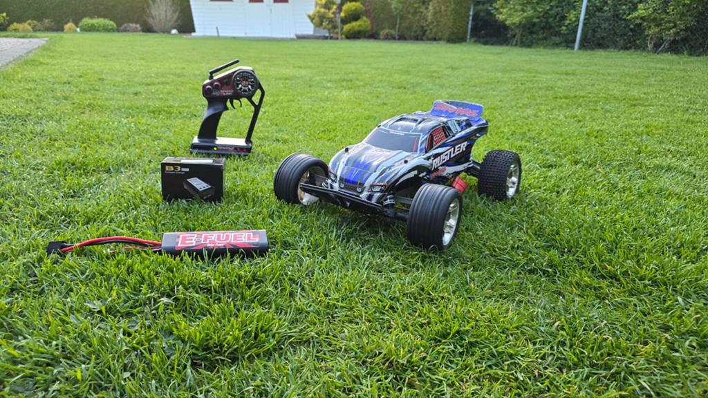 Traxxas Rustler xl5 2wd 1/10 compleet met lipo!, Hobby en Vrije tijd, Modelbouw | Radiografisch | Auto's, Ophalen of Verzenden