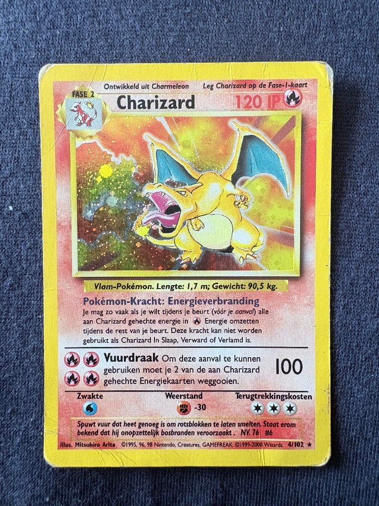 Charizard Holo - Base 4/102 - Good, Ophalen of Verzenden, Zo goed als nieuw, Losse kaart, Foil