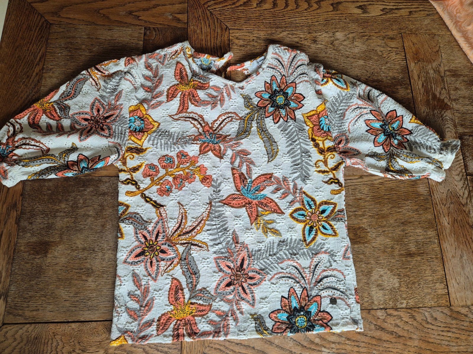 Garcia XS bloemen top, Ophalen of Verzenden, Zo goed als nieuw, Maat 34 (XS) of kleiner, Zonder mouw
