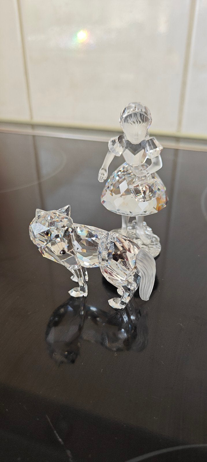 Swarovski Roodkapje en de wolf kristallen beeldjes, Ophalen, Zo goed als nieuw, Figuurtje