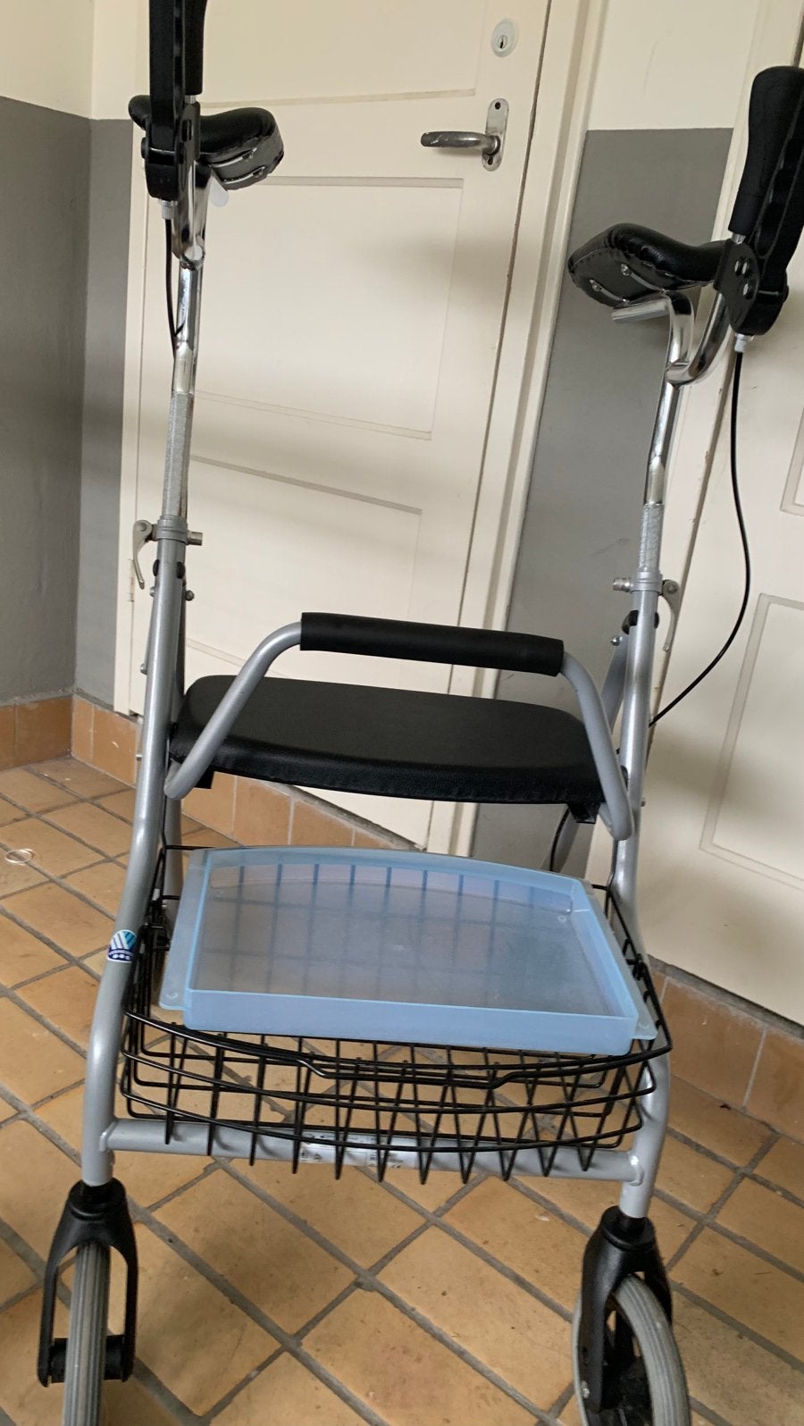 Rollator met armsteunen, Diversen, Rollators, Ophalen, Zo goed als nieuw