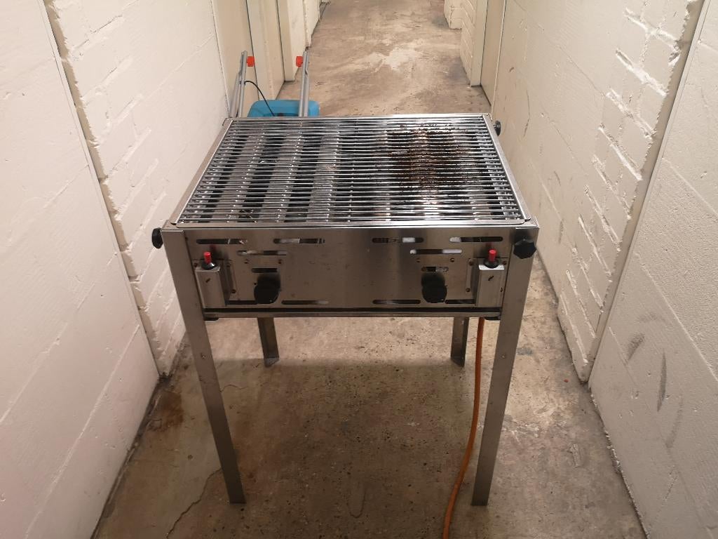 Prof. RVS gas barbecue met afdekhoes en gasfles (vol), Ophalen, Gebruikt