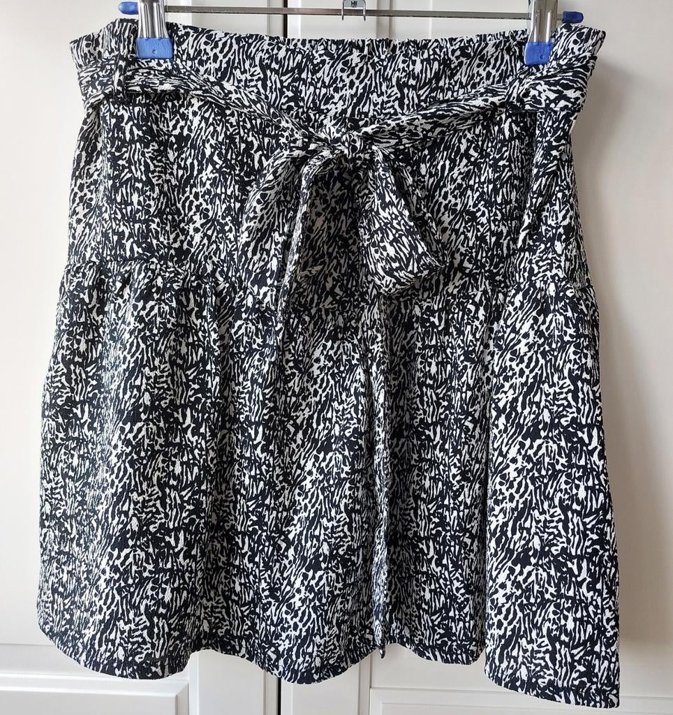 True Spirit alloverprint skort mt.M, Maat 38/40 (M), Zwart, Ophalen of Verzenden, Boven de knie