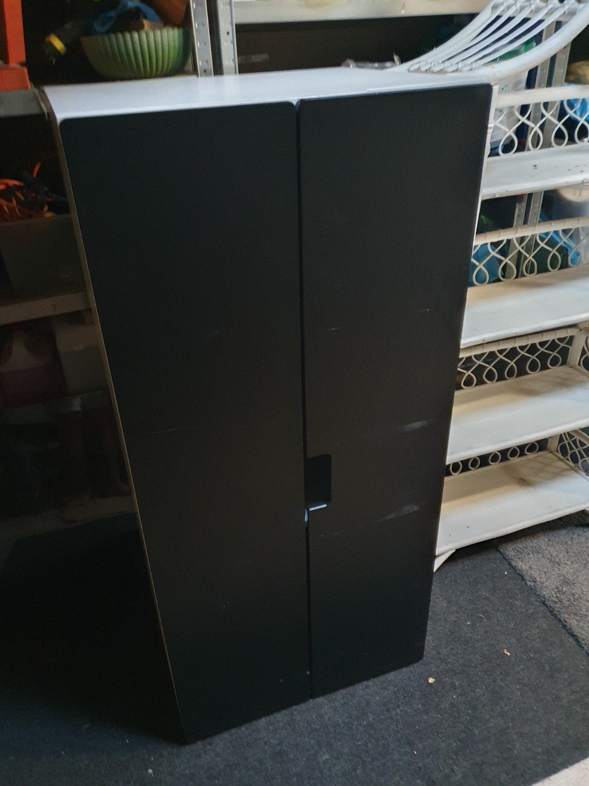 zwarte kast, Ophalen, Gebruikt, 100 tot 150 cm, Meerdere deuren